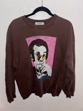DAYDREAMER Elton John Men's Brown Graphic Sweatshirt with Pink & Yellow Print